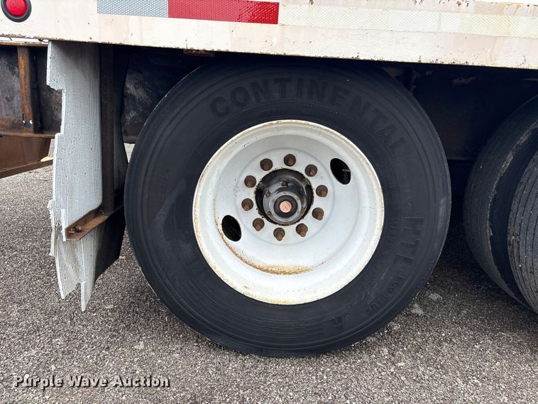 image for item EG9004 2006 Unruh Fab Inc. 40-OPEN double drop deck glass trailer
