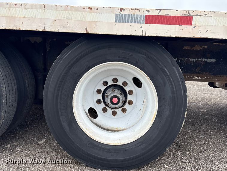 image for item EG9004 2006 Unruh Fab Inc. 40-OPEN double drop deck glass trailer