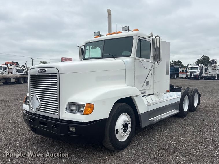image for item EG9006 2000 Freightliner FLD120 semi truck