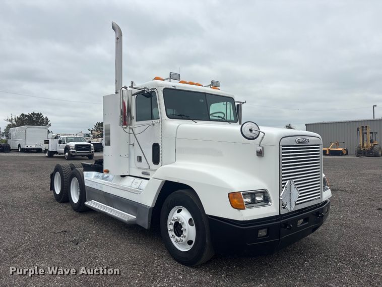 image for item EG9006 2000 Freightliner FLD120 semi truck