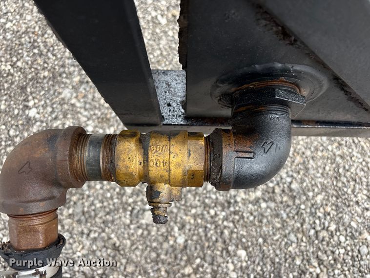 image for item EG9010 2007 International 7600 hook lift truck