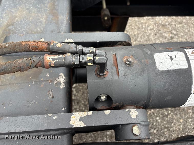 image for item EG9010 2007 International 7600 hook lift truck