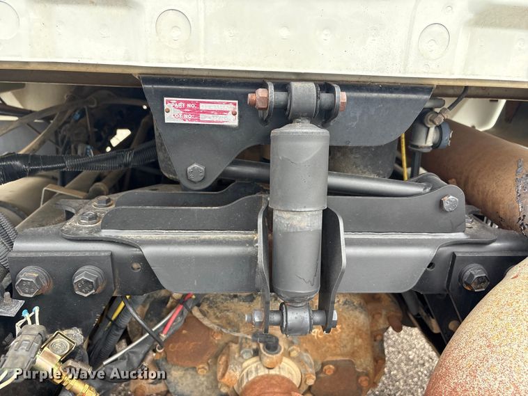 image for item EG9010 2007 International 7600 hook lift truck