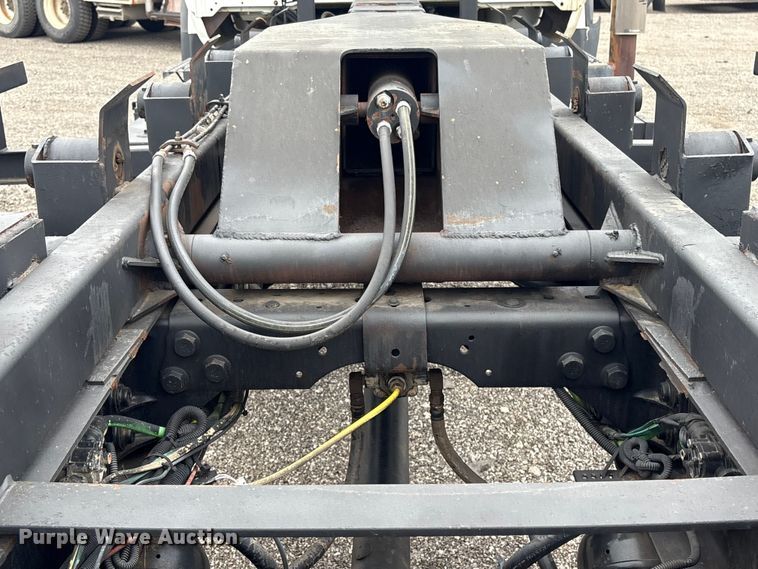 image for item EG9010 2007 International 7600 hook lift truck