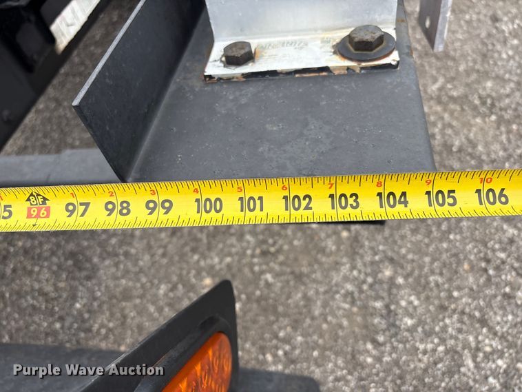 image for item EG9010 2007 International 7600 hook lift truck