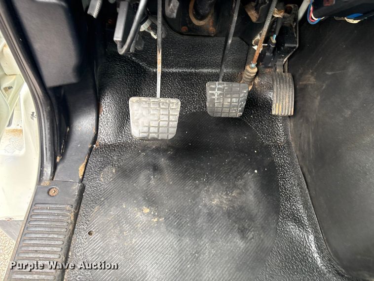 image for item EG9010 2007 International 7600 hook lift truck