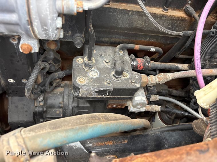 image for item EG9010 2007 International 7600 hook lift truck