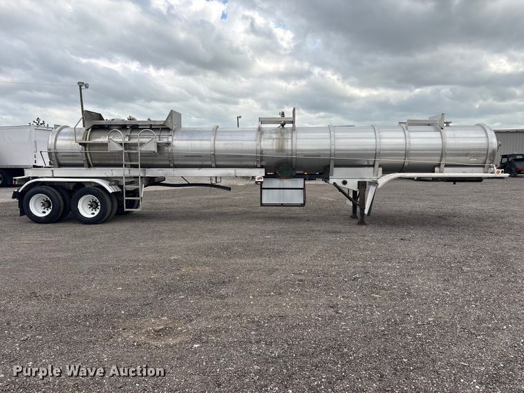 image for item EG9024 1988 Heil S0-3112 tank trailer