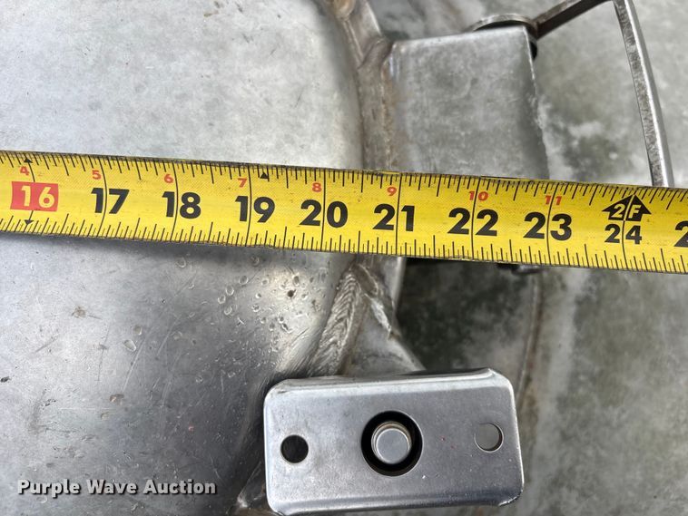 image for item EG9024 1988 Heil S0-3112 tank trailer