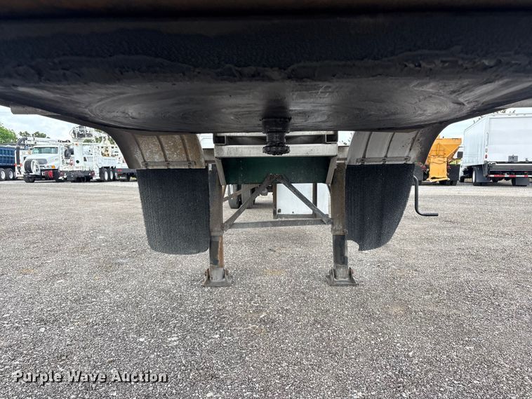 image for item EG9024 1988 Heil S0-3112 tank trailer