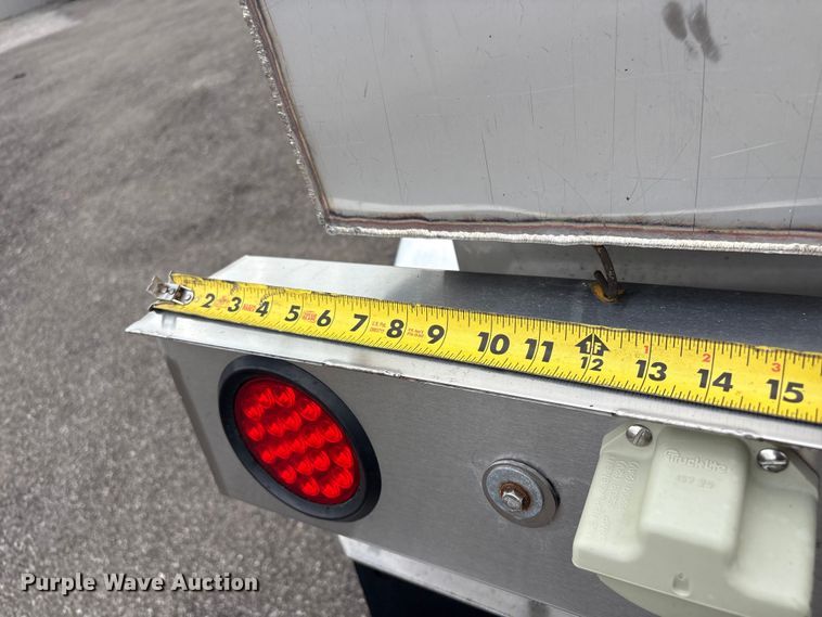 image for item EG9024 1988 Heil S0-3112 tank trailer