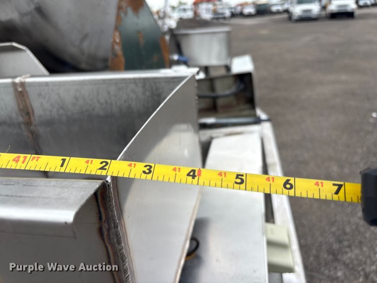 image for item EG9024 1988 Heil S0-3112 tank trailer