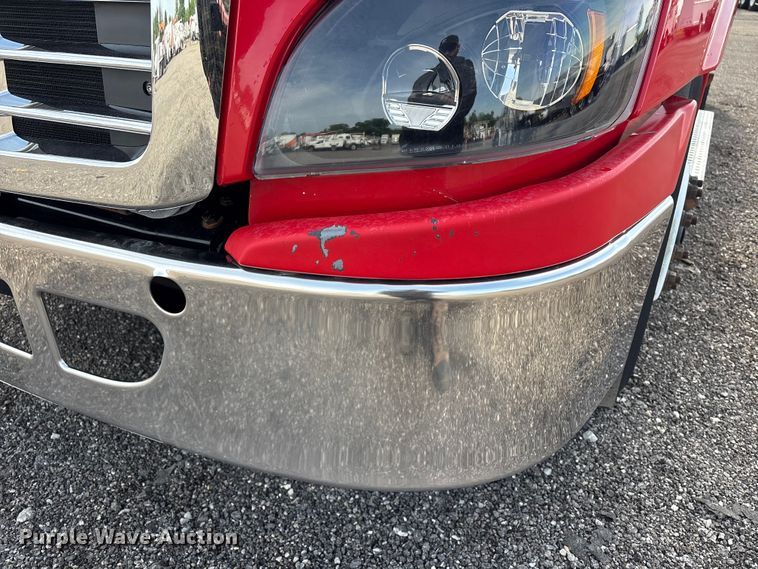 image for item EG9033 2015 Freightliner Cascadia 125 semi truck