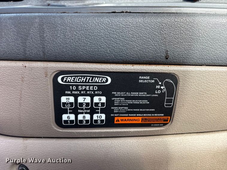 image for item EG9033 2015 Freightliner Cascadia 125 semi truck