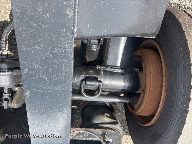image for item EG9059 Tag axle