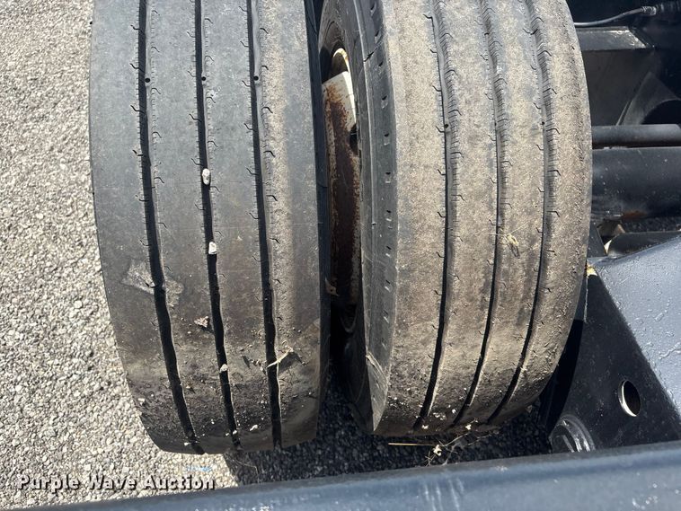 image for item EG9059 Tag axle