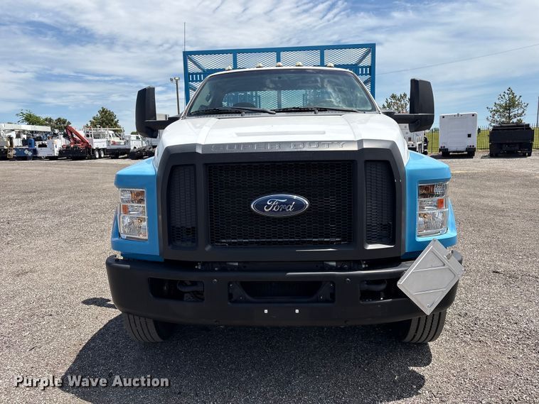 image for item EG9079 2018 Ford F-750 flatbed truck