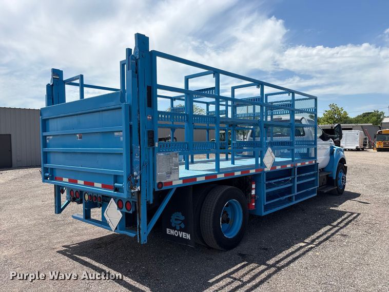 image for item EG9079 2018 Ford F-750 flatbed truck