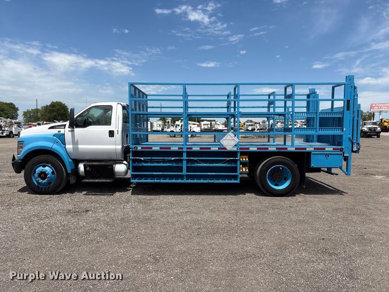 image for item EG9079 2018 Ford F-750 flatbed truck