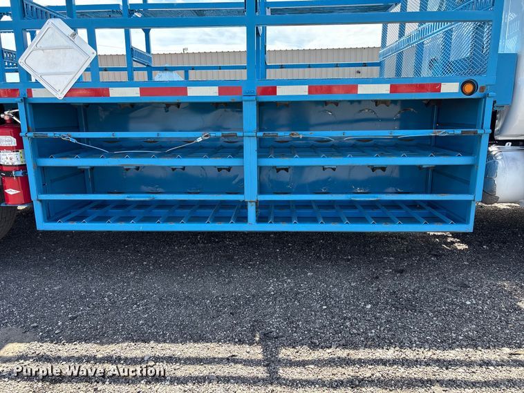 image for item EG9079 2018 Ford F-750 flatbed truck