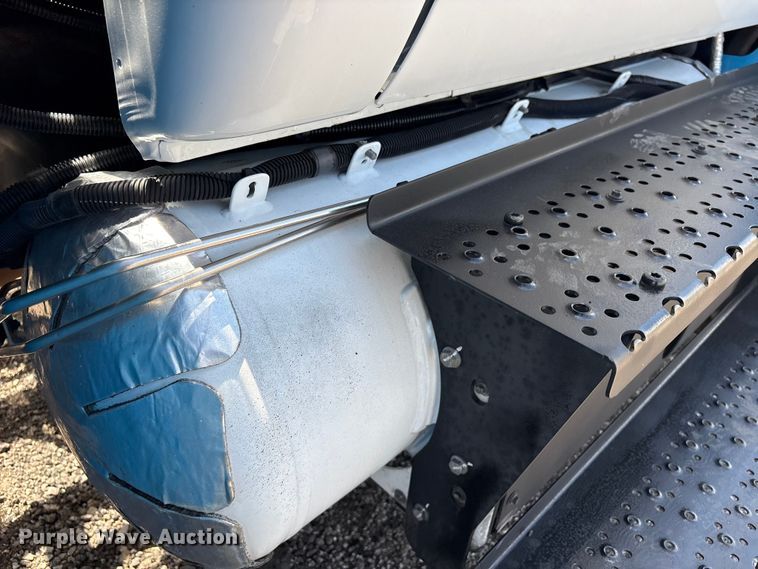 image for item EG9079 2018 Ford F-750 flatbed truck