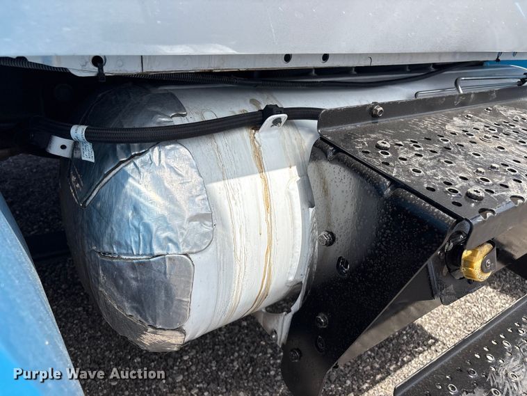 image for item EG9079 2018 Ford F-750 flatbed truck