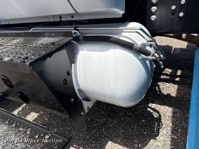 image for item EG9079 2018 Ford F-750 flatbed truck
