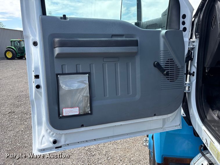 image for item EG9079 2018 Ford F-750 flatbed truck