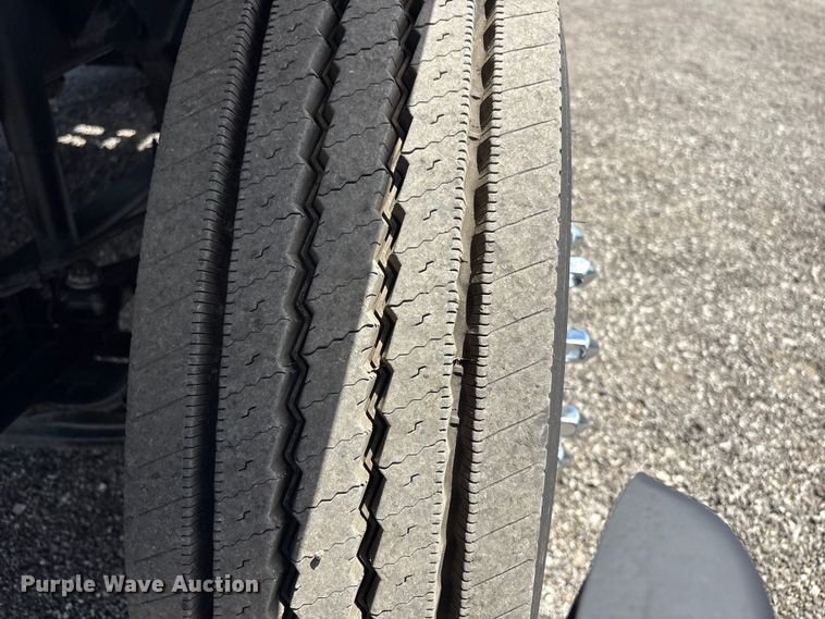 image for item EG9079 2018 Ford F-750 flatbed truck