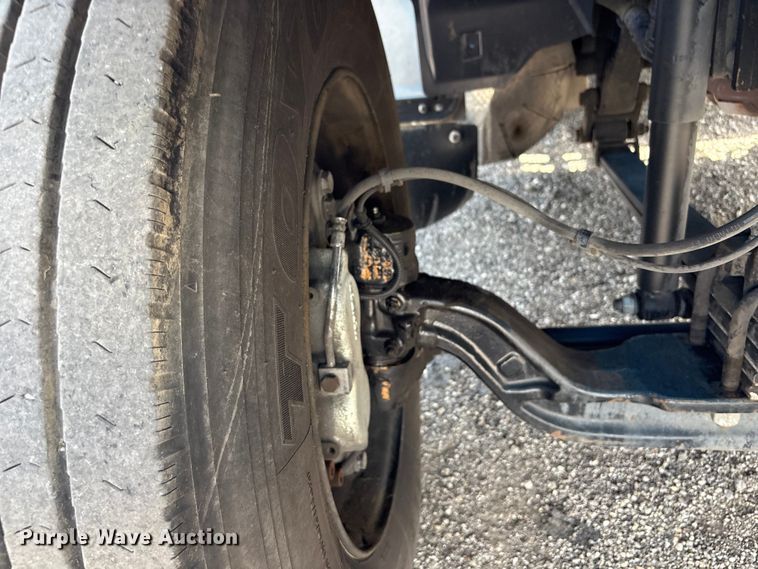 image for item EG9079 2018 Ford F-750 flatbed truck