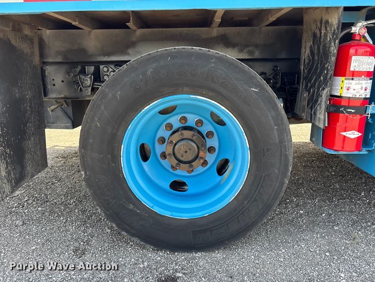 image for item EG9079 2018 Ford F-750 flatbed truck