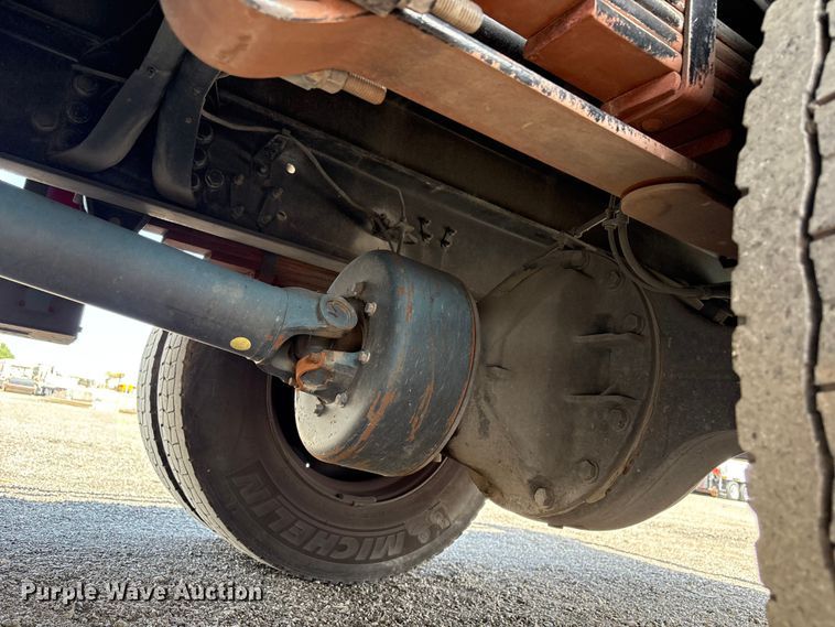 image for item EG9079 2018 Ford F-750 flatbed truck