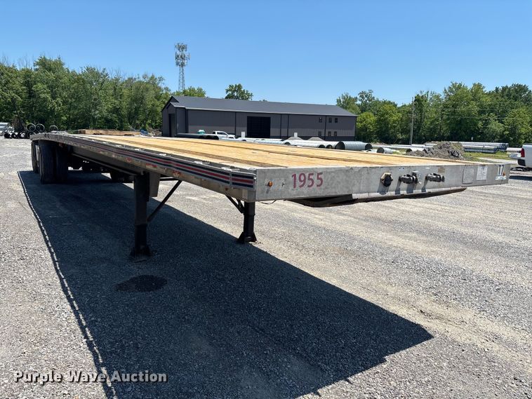 image for item EM0101 1999 Benson AF489650 flatbed trailer