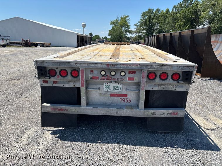 image for item EM0101 1999 Benson AF489650 flatbed trailer