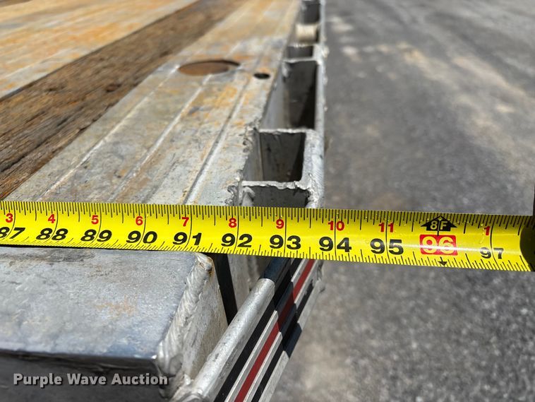 image for item EM0101 1999 Benson AF489650 flatbed trailer