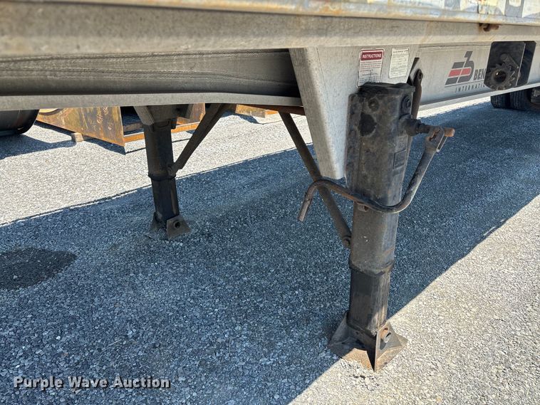 image for item EM0101 1999 Benson AF489650 flatbed trailer