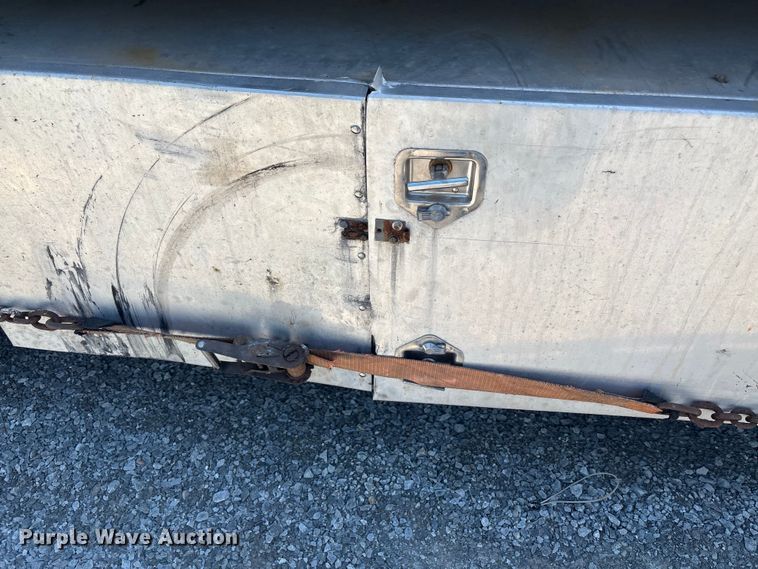image for item EM0101 1999 Benson AF489650 flatbed trailer