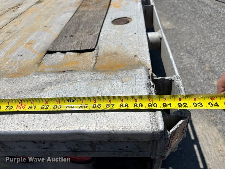 image for item EM0101 1999 Benson AF489650 flatbed trailer
