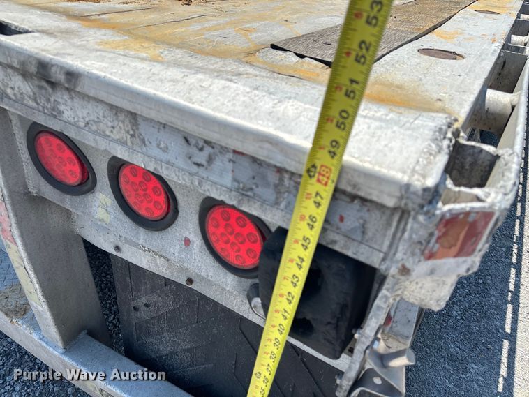 image for item EM0101 1999 Benson AF489650 flatbed trailer