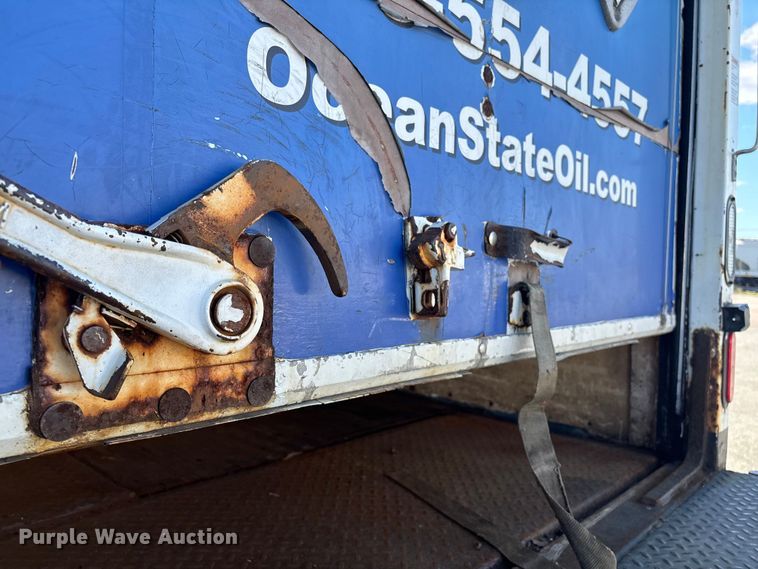image for item EM0102 2007 Freightliner Business class M2 box truck