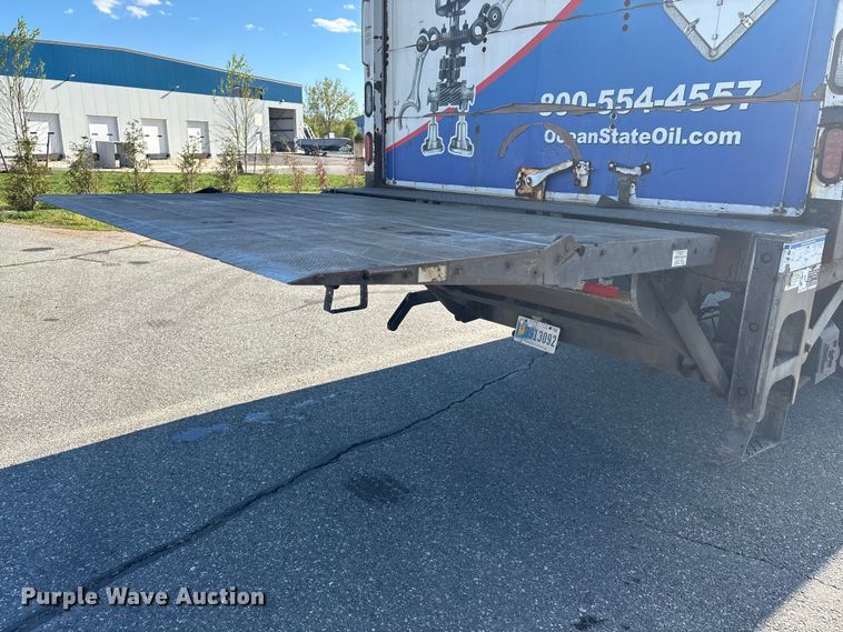 image for item EM0102 2007 Freightliner Business class M2 box truck