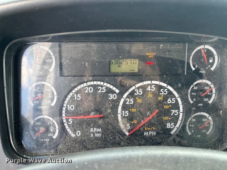 image for item EM0102 2007 Freightliner Business class M2 box truck