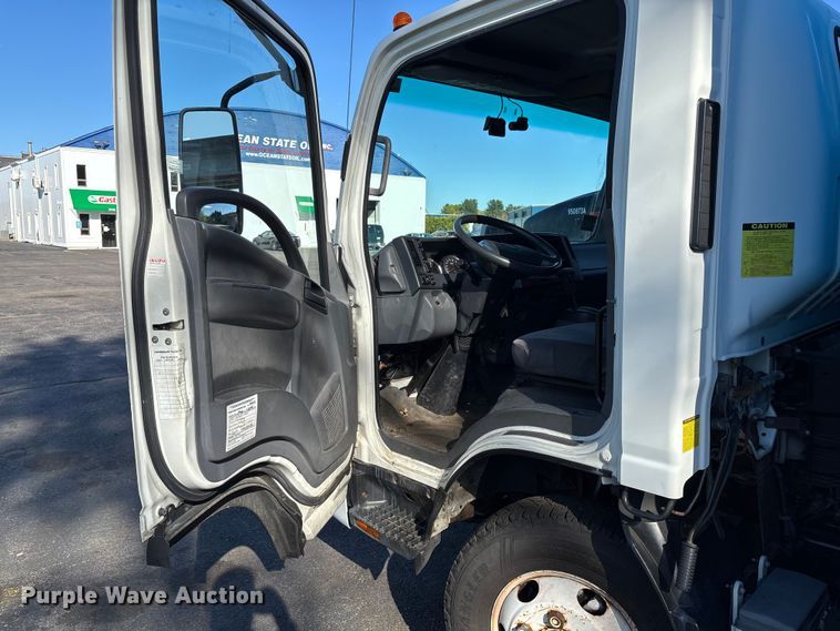 image for item EM0108 2014 Isuzu Npr/npr-hd box truck