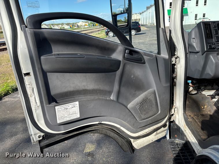 image for item EM0108 2014 Isuzu Npr/npr-hd box truck