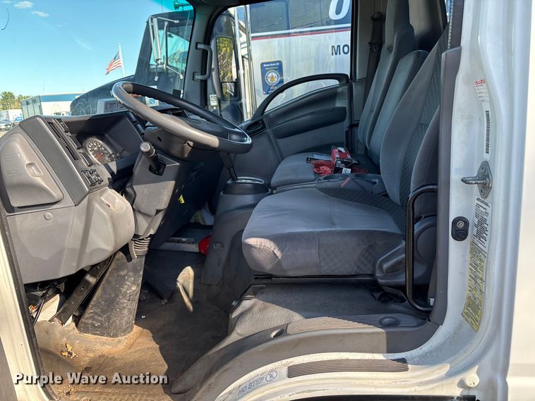 image for item EM0108 2014 Isuzu Npr/npr-hd box truck