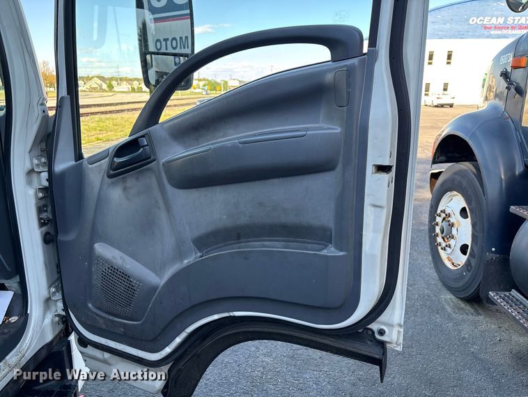 image for item EM0108 2014 Isuzu Npr/npr-hd box truck