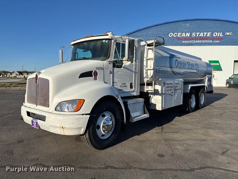 image for item EM0109 2009 Kenworth T370 fuel truck