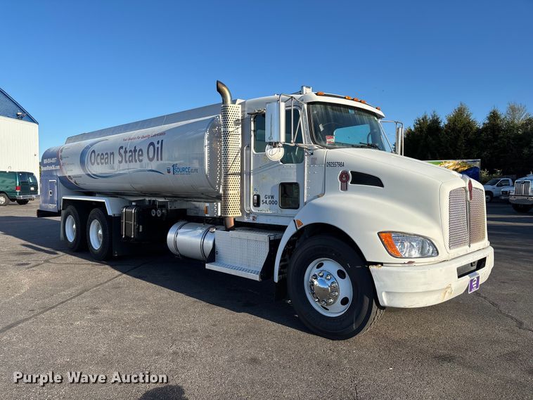 image for item EM0109 2009 Kenworth T370 fuel truck
