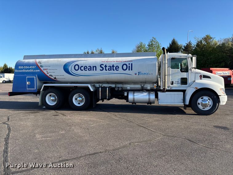 image for item EM0109 2009 Kenworth T370 fuel truck