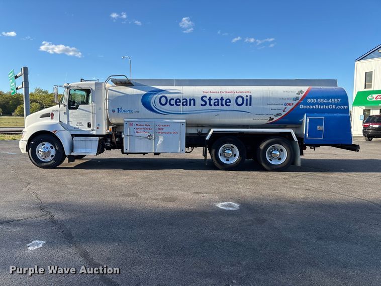 image for item EM0109 2009 Kenworth T370 fuel truck